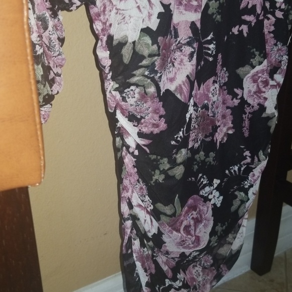 Almost Famous sheer top - Picture 4 of 7